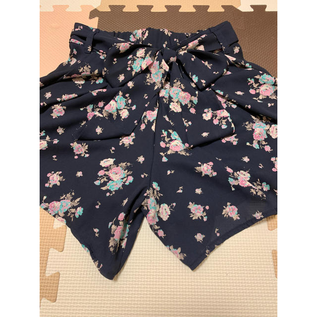 CECIL McBEE(セシルマクビー)の花柄 キュロットスカート レディースのスカート(ミニスカート)の商品写真