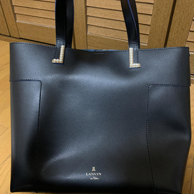 LANVIN en Bleu(ランバンオンブルー)のきゃん様専用☆ランバンオンブルー　パール付きトートバッグ レディースのバッグ(トートバッグ)の商品写真