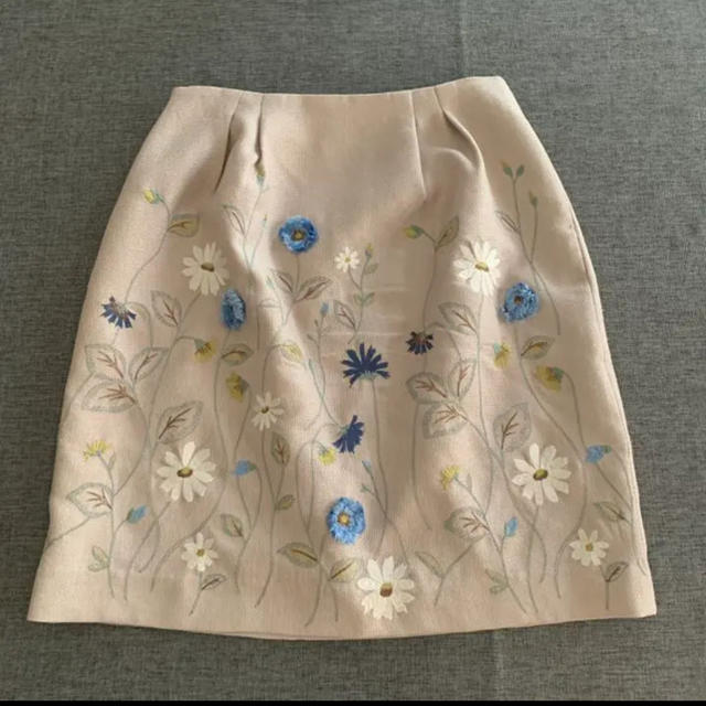 ストロベリーフィールズ スカート 刺繍 花柄