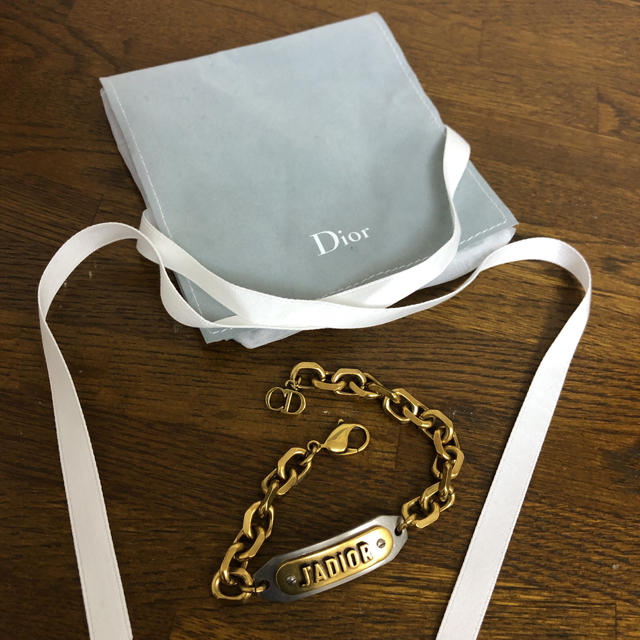 Dior(ディオール)のDior ディオール ギンザシックス購入 ブレスレット 美品 レディースのアクセサリー(ブレスレット/バングル)の商品写真