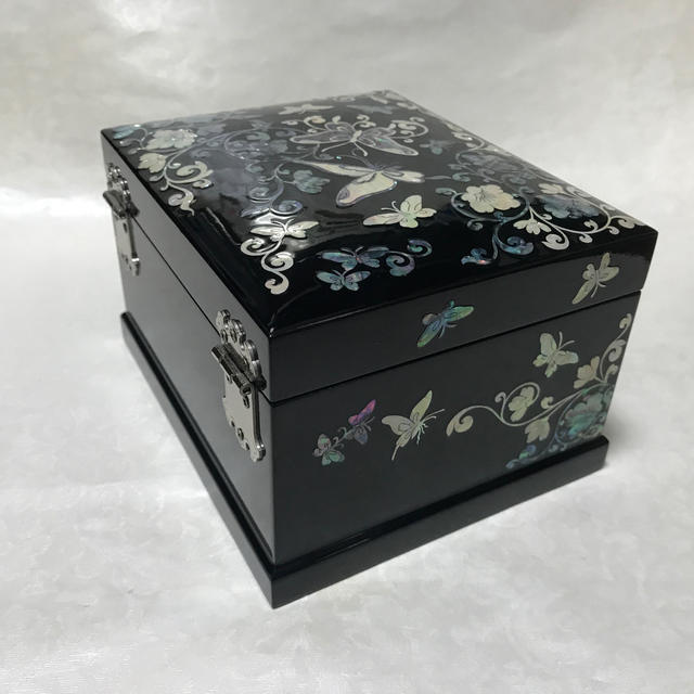 ☆ 美品 • 螺鈿細工 ジュエリーボックス • 蝶唐草の通販 by ☆ 美品 • 螺鈿細工 ジュエリーボックス • 蝶唐草の通販 by