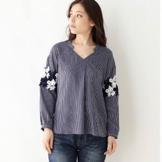 グローブ(grove)のgrove レディース　スキッパー　レース　シャツ　長袖　ストライプ　Mサイズ(シャツ/ブラウス(長袖/七分))