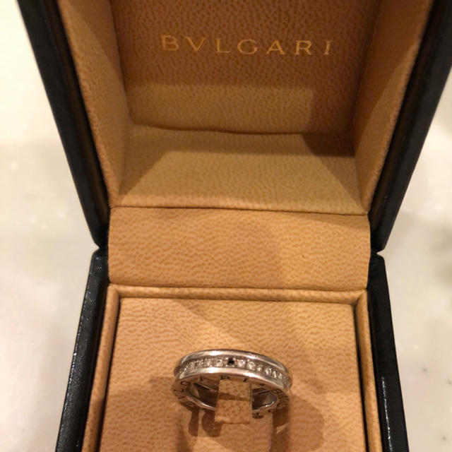 BVLGARI(ブルガリ)のブルガリゼロワンホワイトゴールドダイヤ詰めリング レディースのアクセサリー(リング(指輪))の商品写真