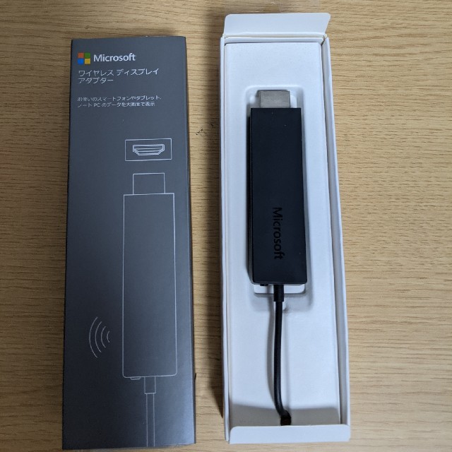 Microsoft(マイクロソフト)の週末特価マイクロソフト ワイヤレスディスプレイアダプター（CG4-00009） スマホ/家電/カメラのテレビ/映像機器(映像用ケーブル)の商品写真