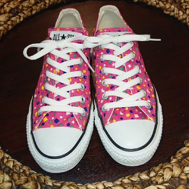 CONVERSE(コンバース)のコンバース CONVERSEオールスターサイズ 5  24㎝ ピンク 柄 レディースの靴/シューズ(スニーカー)の商品写真