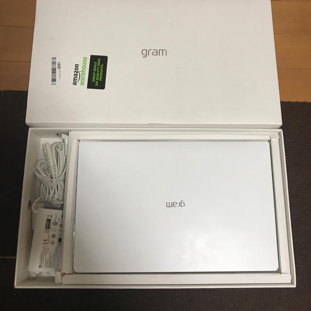 LG Gram 14インチ / i5 / 256GB / 8GB