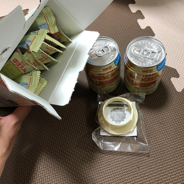 明治(メイジ)の★てぃーみき様専用★らくらくキューブ　らくらくミルク　アタッチメント　セット キッズ/ベビー/マタニティの授乳/お食事用品(その他)の商品写真