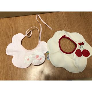 ニットプランナー(KP)の※専用、バラ売りに変更　新品⭐︎スタイ二枚セット（KP.ニットプランナー）(ベビースタイ/よだれかけ)