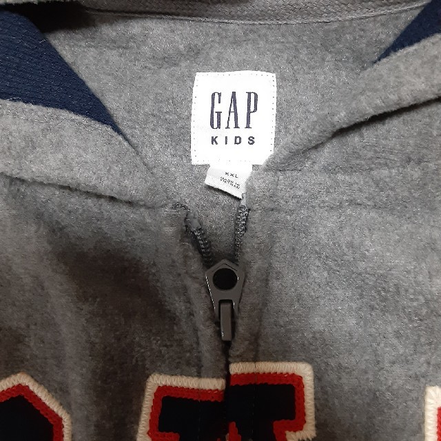GAP Kids(ギャップキッズ)のGapkids フリースパーカー キッズ/ベビー/マタニティのキッズ服男の子用(90cm~)(ジャケット/上着)の商品写真