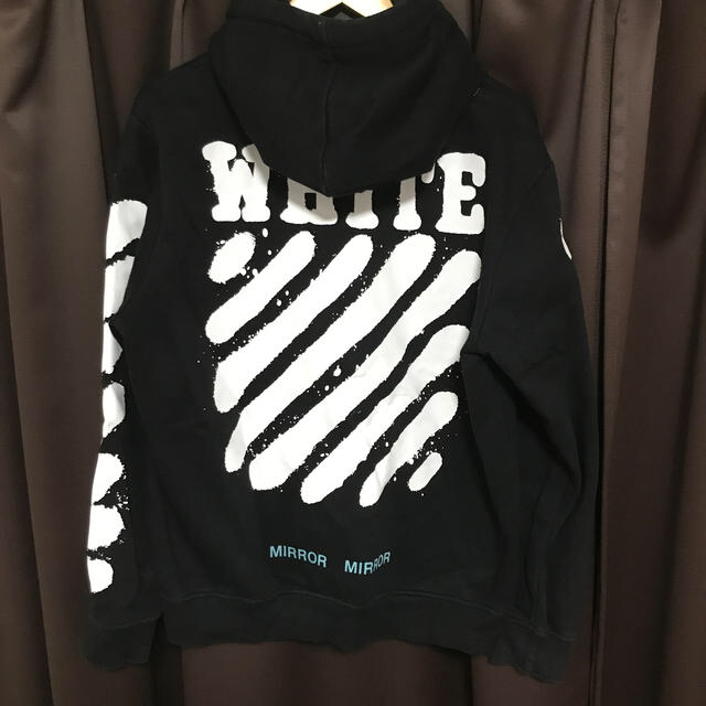 OFF-WHITE(オフホワイト)のoff-white スプレーパーカー　Mサイズ メンズのトップス(パーカー)の商品写真