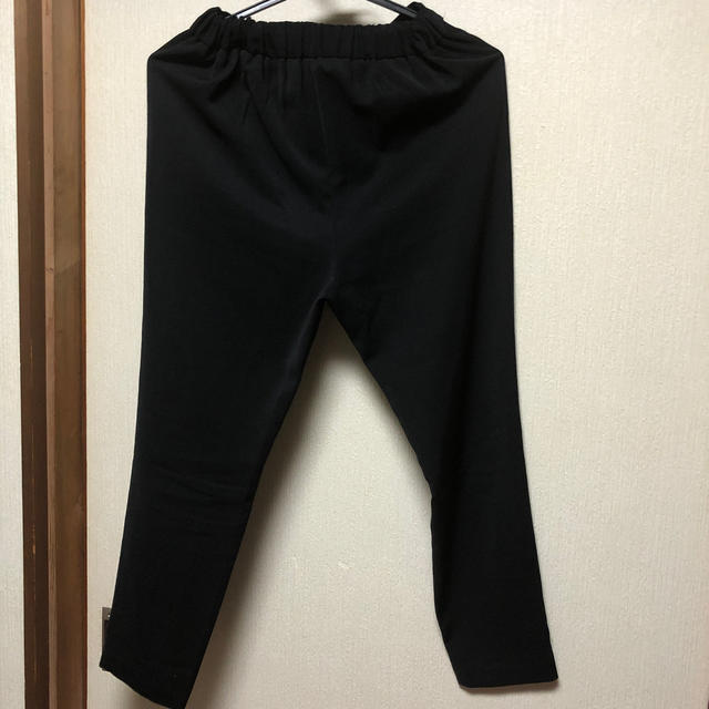 GU(ジーユー)のあお様専用！GU イージークロップドテーパードパンツ レディース S レディースのパンツ(クロップドパンツ)の商品写真