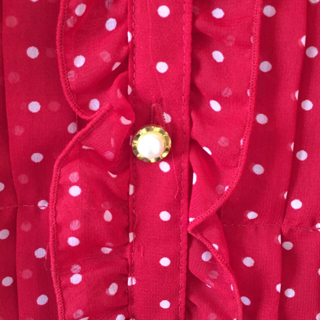 しまむら(シマムラ)の赤に白ドットのシースルーブラウス レディースのトップス(シャツ/ブラウス(半袖/袖なし))の商品写真