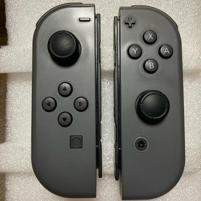 Nintendo Switch(ニンテンドースイッチ)の美品　任天堂Switch ジョイコン　グレー　R・Lセット② エンタメ/ホビーのゲームソフト/ゲーム機本体(家庭用ゲーム機本体)の商品写真