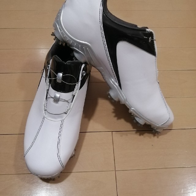 FootJoy(フットジョイ)のフットジョイ　新品　ゴルフシューズ　白に黒のライン　25.5cm スポーツ/アウトドアのゴルフ(シューズ)の商品写真