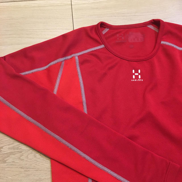 Haglofs(ホグロフス)のホグロフス　長袖赤シャツ レディースのトップス(Tシャツ(長袖/七分))の商品写真