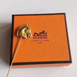 エルメス(Hermes)のエルメス　ピンブローチ　ホース　馬(ブローチ/コサージュ)