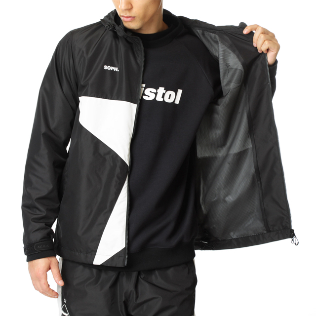 F.C.R.B.(エフシーアールビー)の20AW FCRB BIG STAR TRAINING JACKET メンズのジャケット/アウター(ナイロンジャケット)の商品写真