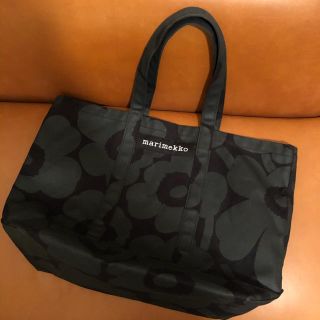 マリメッコ(marimekko)のマリメッコ ウニッコ Pieni Unikko トート バッグ ブラック(トートバッグ)