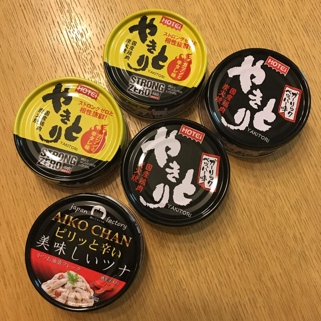 やきとり缶とツナ缶をセットで✩.*˚ 食品/飲料/酒の加工食品(缶詰/瓶詰)の商品写真