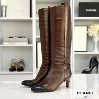 シャネル(CHANEL)の653 シャネル ココマーク レザー ロングブーツ 茶(ブーツ)