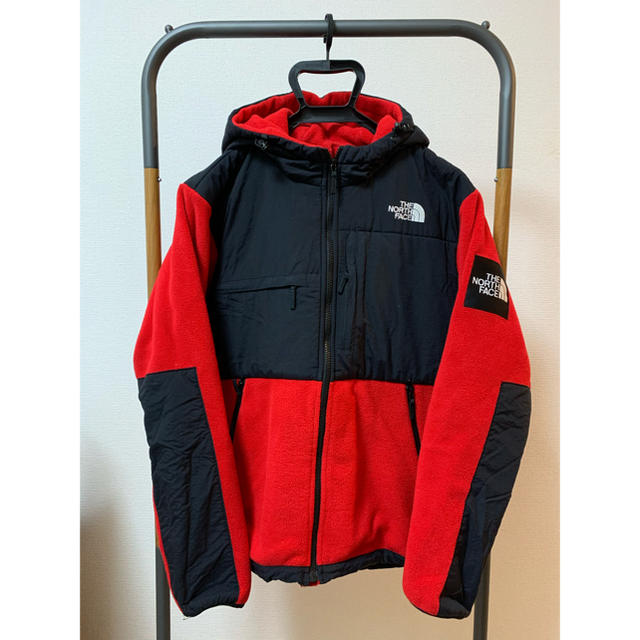 THE NORTH FACE(ザノースフェイス)のノースフェイス デナリフーディ ボックスロゴ パーカー 赤 レッド メンズのトップス(パーカー)の商品写真