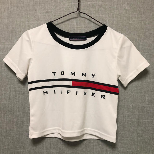 TOMMY HILFIGER レディース 半袖 Tシャツ トップス クロップド ショート丈 トミーヒルフィガーの通販 by にんじん TOMMY レディース 半袖 Tシャツ 白