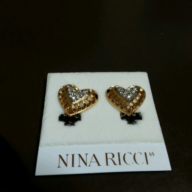 NINA RICCI(ニナリッチ)のニナリッチ  新品ハート イヤリング レディースのアクセサリー(イヤリング)の商品写真