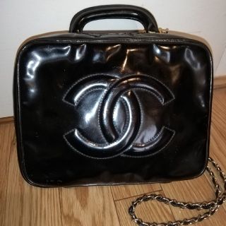 シャネル(CHANEL)のCHANEL シャネルヴィンテージバニティバッグエナメルデカココマークブラック黒(ハンドバッグ)