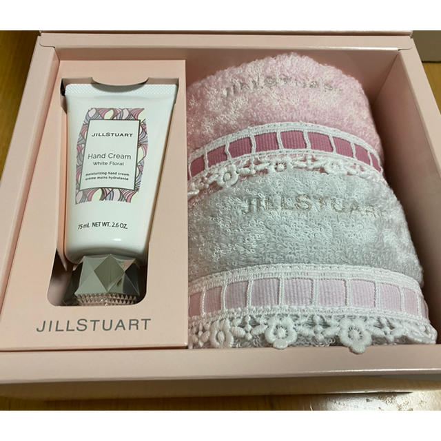 JILLSTUART(ジルスチュアート)のJILLSTUART　ハンドタオル＆ハンドクリームセット コスメ/美容のボディケア(ハンドクリーム)の商品写真