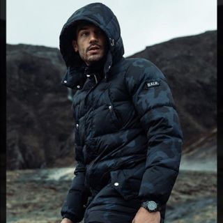 ボーラー ガンメタルバッジ カモ ダウンコート BALR. ガンメタルバッジヘキサゴンダウンジャケット balr 新品正規品