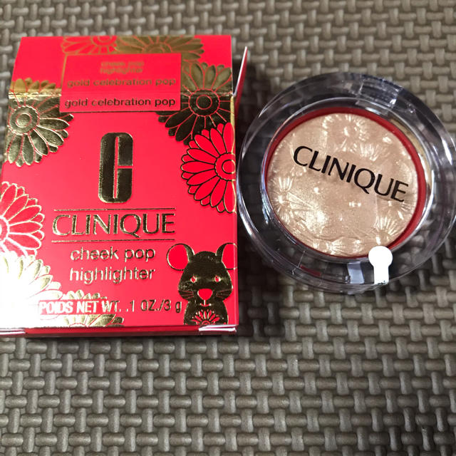 CLINIQUE(クリニーク)のクリニーク　チークポップハイライター　ゴールドセレブレーションポップ　ネズミ コスメ/美容のベースメイク/化粧品(チーク)の商品写真