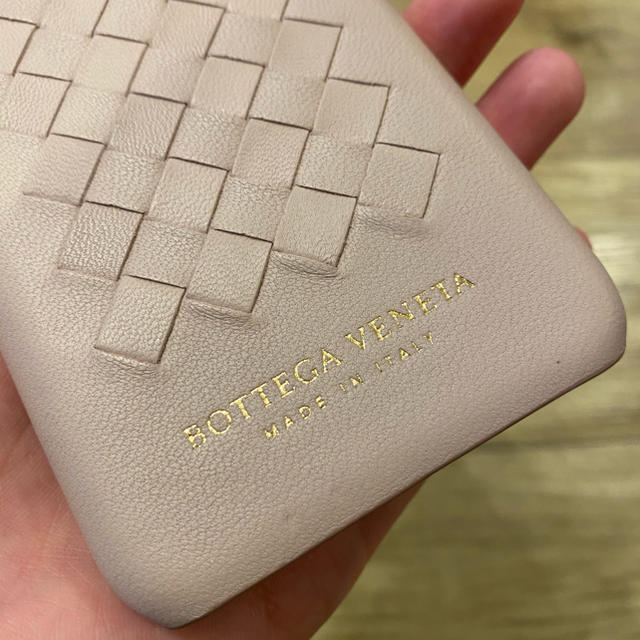 Bottega Veneta(ボッテガヴェネタ)のBOTTEGA VENETAケース スマホ/家電/カメラのスマホアクセサリー(iPhoneケース)の商品写真