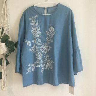 カワイイ(cawaii)の【新品 タグ付き】cawaii カワイイ カットソー 刺繍 デニム  (カットソー(長袖/七分))