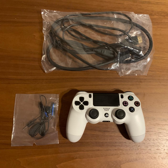 PlayStation4 CUH-1100AB02 グレイシャーホワイト PlayStation4 CUH-1100AB02 グレイシャーホワイト