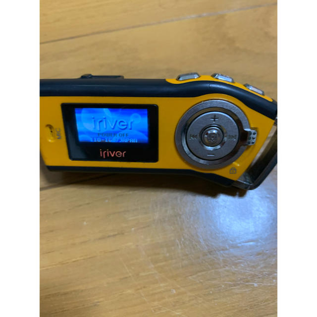 iriver(アイリバー)のiriver T10 1GB オレンジ スマホ/家電/カメラのオーディオ機器(ポータブルプレーヤー)の商品写真