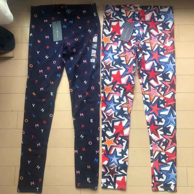 TOMMY HILFIGER(トミーヒルフィガー)の新品タグつき　トミーTommy 総ロゴ　レギンスパンツ２本セット キッズ/ベビー/マタニティのキッズ服女の子用(90cm~)(パンツ/スパッツ)の商品写真