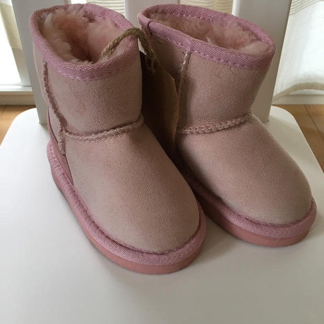 UGG(アグ)のriri様専用 キッズ/ベビー/マタニティのベビー靴/シューズ(~14cm)(ブーツ)の商品写真