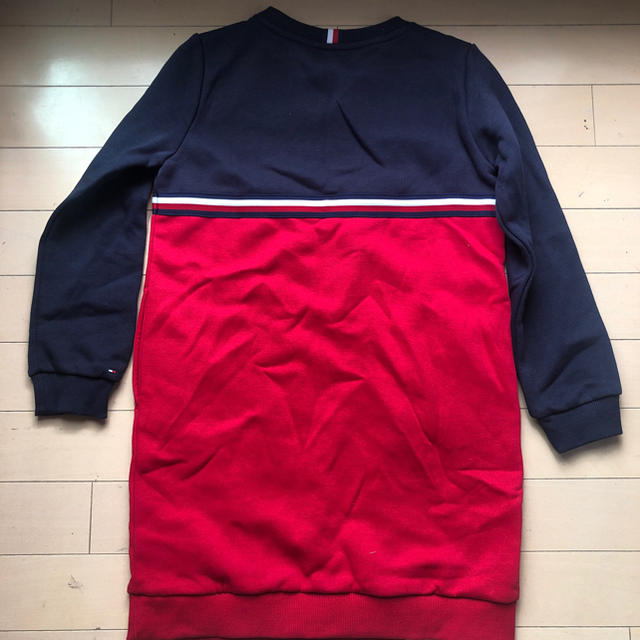 TOMMY HILFIGER(トミーヒルフィガー)の新品タグつき　トミーTommy ロゴフラッグトレーナーワンピース キッズ/ベビー/マタニティのキッズ服女の子用(90cm~)(ワンピース)の商品写真