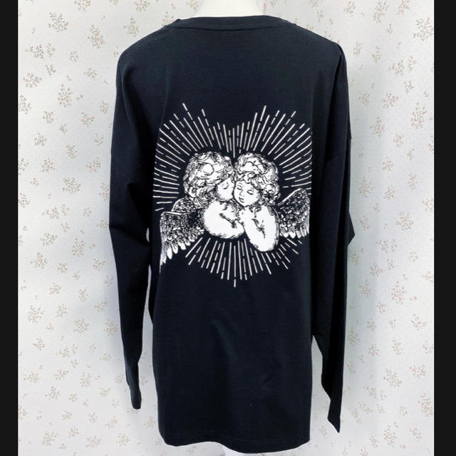 Ank Rouge(アンクルージュ)のpium いたずら天使の　オーバーサイズ　ロングTシャツ　ブラック　新品未開封 レディースのトップス(Tシャツ(長袖/七分))の商品写真