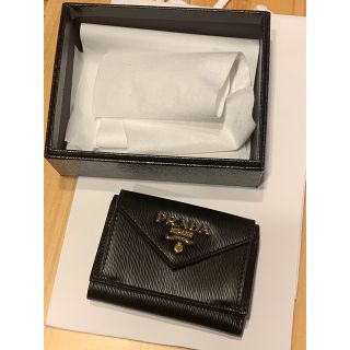 プラダ(PRADA)のPRADA 三つ折り財布　ミニ財布(財布)