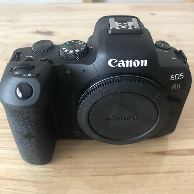 Canon(キヤノン)のEOS R6 ※ボディのみ 9/7新品購入 スマホ/家電/カメラのカメラ(ミラーレス一眼)の商品写真