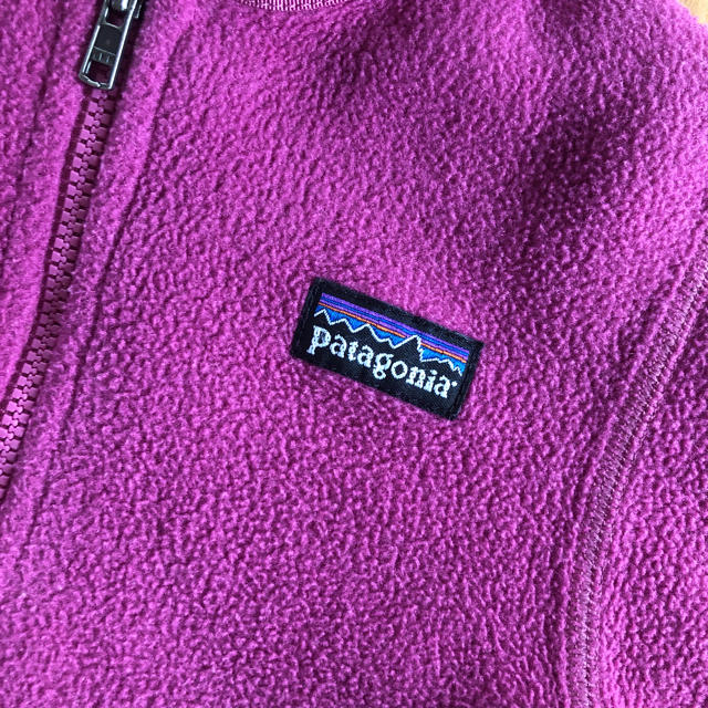 patagonia(パタゴニア)のpatagonia ベビー　フリースパーカー キッズ/ベビー/マタニティのベビー服(~85cm)(ジャケット/コート)の商品写真