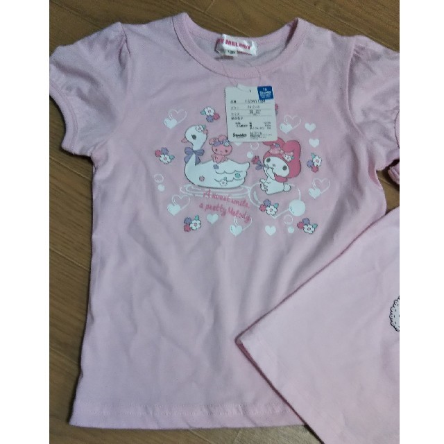 サンリオ(サンリオ)の【新品タグ付】サンリオ Tシャツ 100センチ ２枚セット キッズ/ベビー/マタニティのキッズ服女の子用(90cm~)(Tシャツ/カットソー)の商品写真