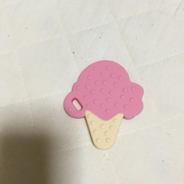 アイス型　歯固め キッズ/ベビー/マタニティのおもちゃ(知育玩具)の商品写真