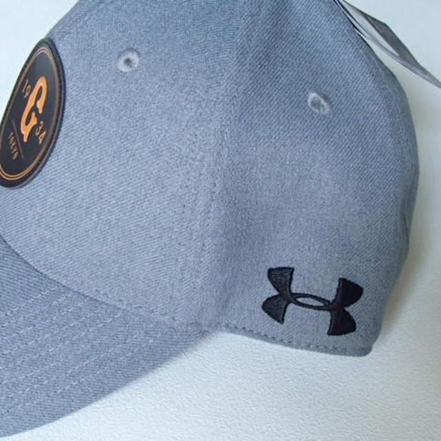 UNDER ARMOUR(アンダーアーマー)の新品 アンダーアーマー ジャイアンツ キャップ 1341721 巨人 グレー メンズの帽子(キャップ)の商品写真