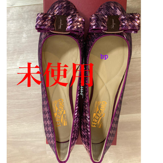 【未使用】8 1/2 SalvatoreFerragamo VARINAハイヒール/パンプス