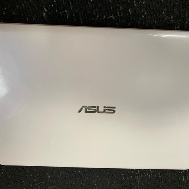 ASUS(エイスース)のasus １４インチ　ノートパソコン スマホ/家電/カメラのPC/タブレット(ノートPC)の商品写真