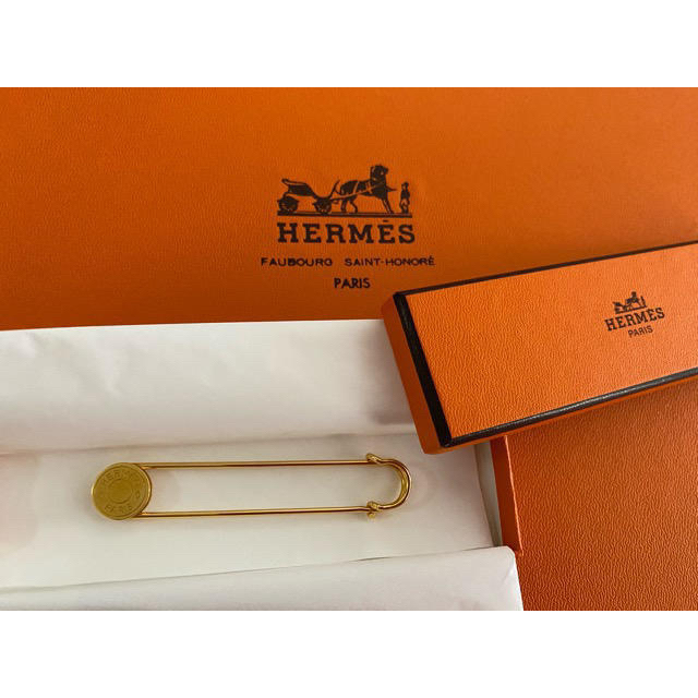 【オンラインショップ】 Hermes - エルメス セリエ ピンブローチ ゴールド ⭐︎新品未使用⭐︎ ブローチ/コサージュ