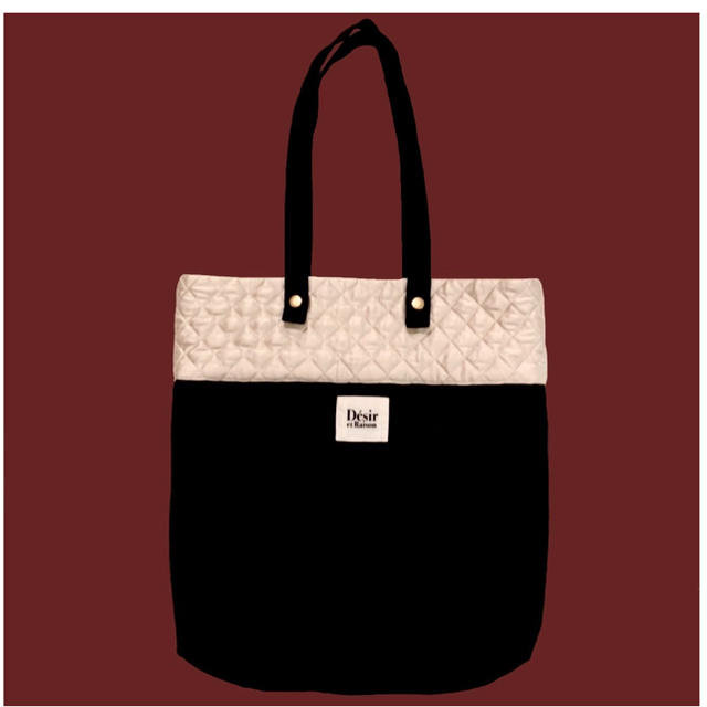 who's who Chico(フーズフーチコ)の【Désir original】quilting tote bag レディースのバッグ(トートバッグ)の商品写真