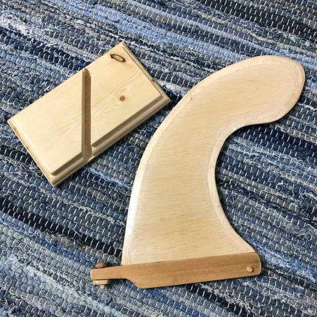 実物大 シングルフィン 木製 オブジェ（ハンドメイド） | フリマアプリ ラクマ